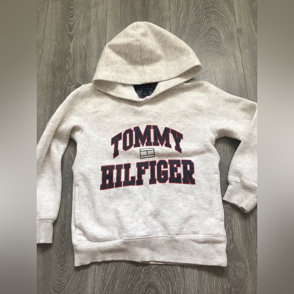 Tommy Hilfiger toddler hoodie in size 5
